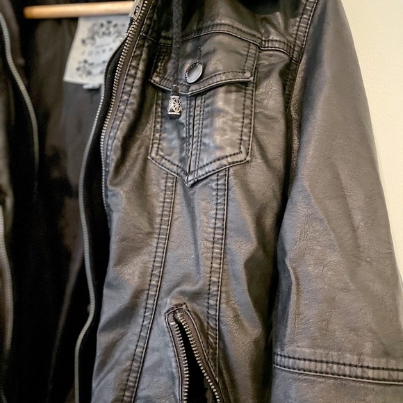 Women’s Black Fitted Leather Jacket with Hood NWOT - Picture 2 of 8